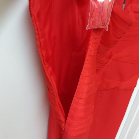 Women's Red Vera Wang Bridesmaid Formal Prom Dress Size 16 - Picture 3 of 5